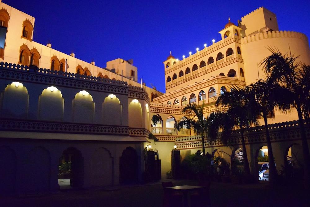 Fort Chandragupt Hotel Jaipur Exterior photo