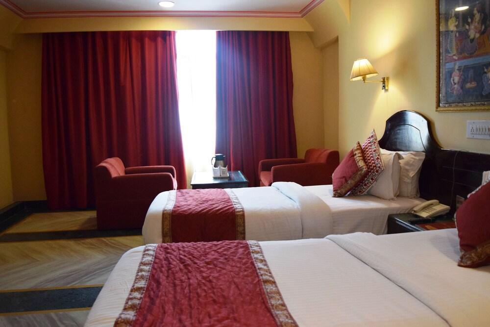 Fort Chandragupt Hotel Jaipur Exterior photo